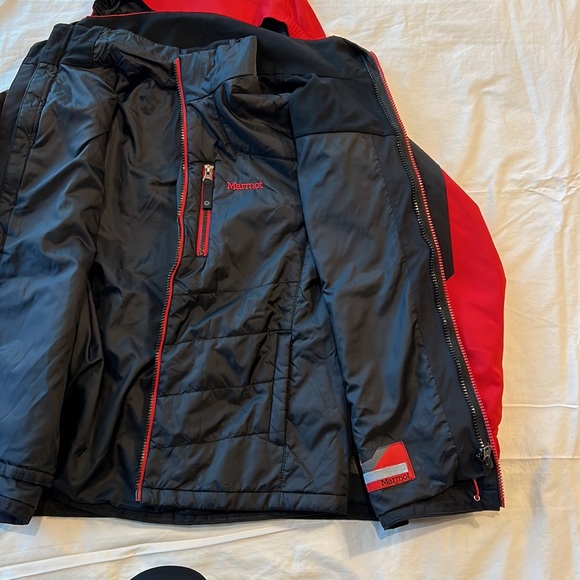 Marmot Kids Winter Ski Jacket, 2 layer, attached hood, red & black size Large - Picture 5 of 8